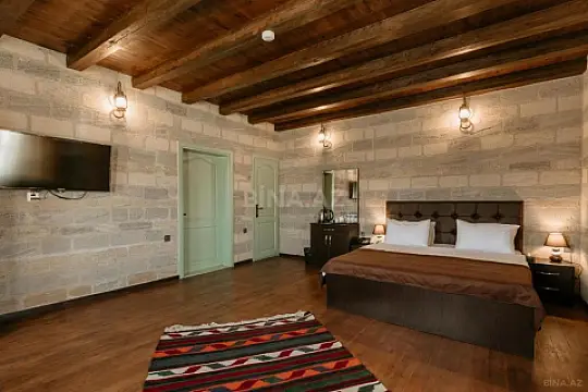 Satılır obyekt 280 m²