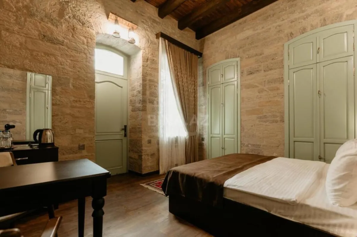 Satılır obyekt 280 m²