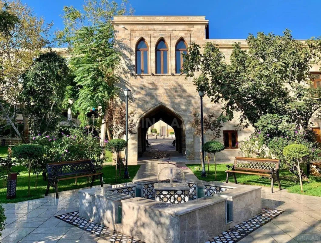 Satılır obyekt 280 m²