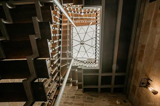 Satılır obyekt 280 m²