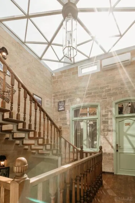 Satılır obyekt 280 m²