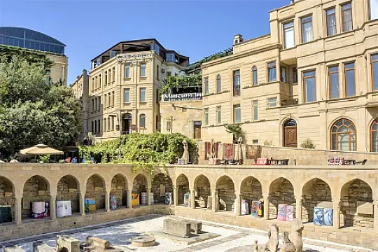 Satılır obyekt 280 m²