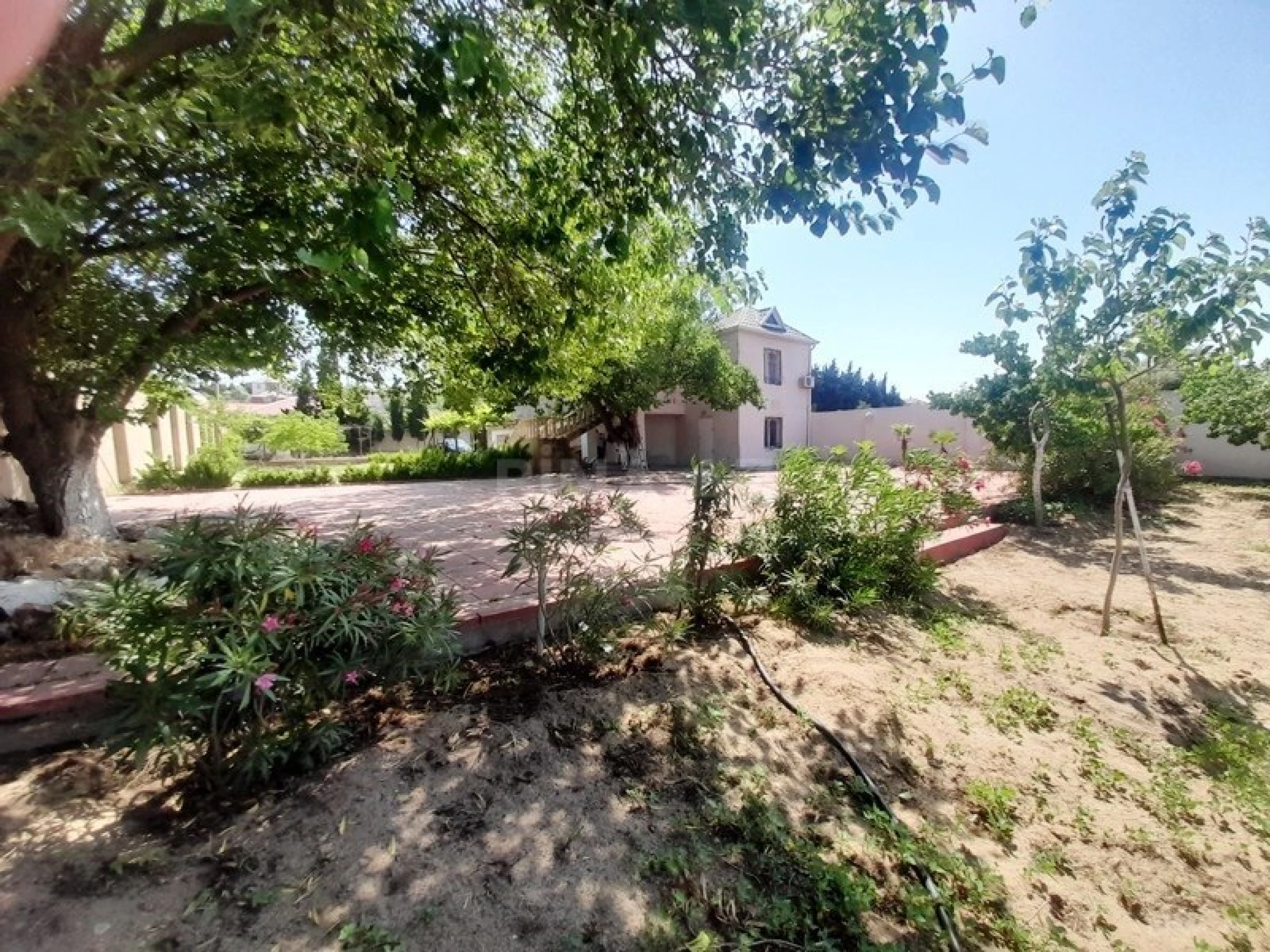 Satılır həyət evi 100 m²