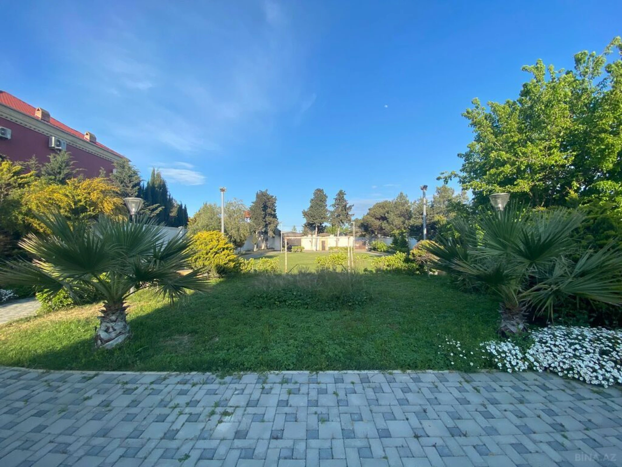 Kirayə verilir 6 otaqlı həyət evi 400 m²