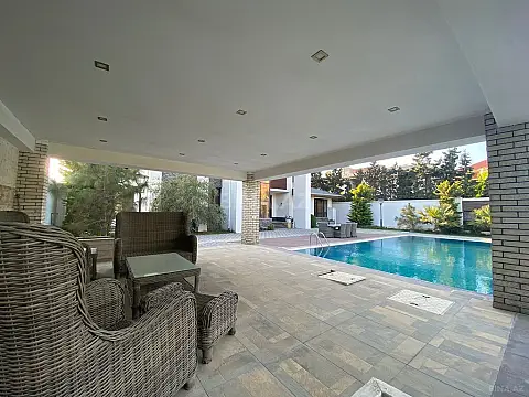 Kirayə verilir 6 otaqlı həyət evi 400 m²