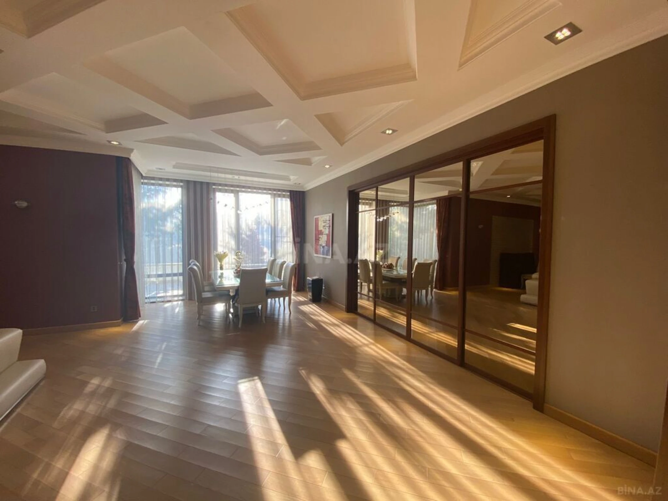 Kirayə verilir 6 otaqlı həyət evi 400 m²