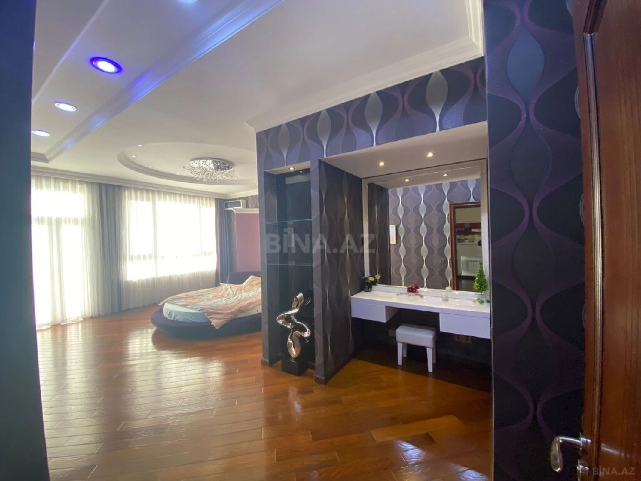 Kirayə verilir 6 otaqlı həyət evi 400 m²