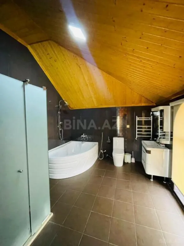 Kirayə verilir 6 otaqlı həyət evi 400 m²