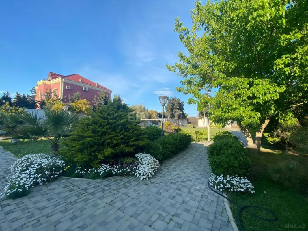 Kirayə verilir 6 otaqlı həyət evi 400 m²