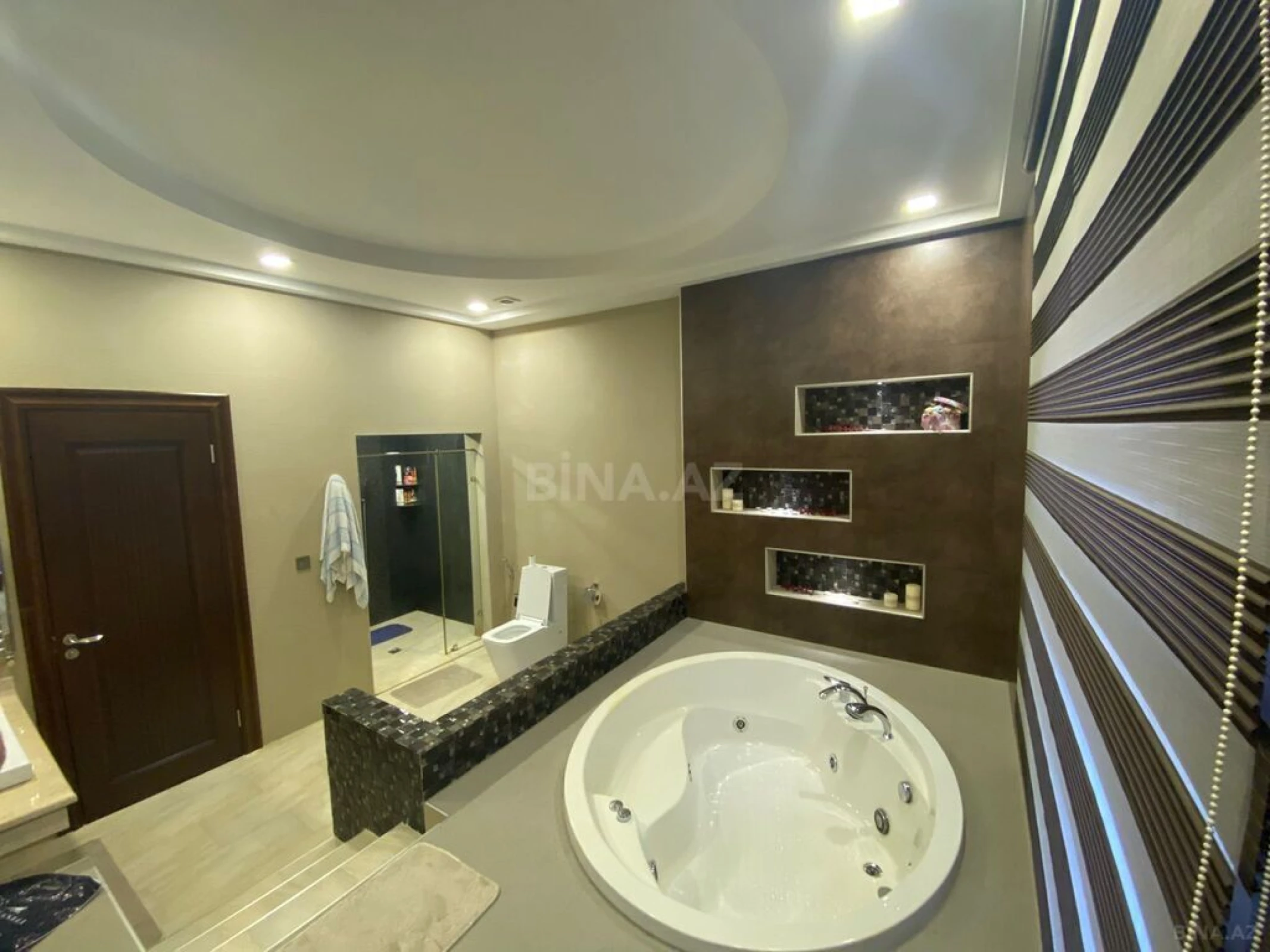 Kirayə verilir 6 otaqlı həyət evi 400 m²