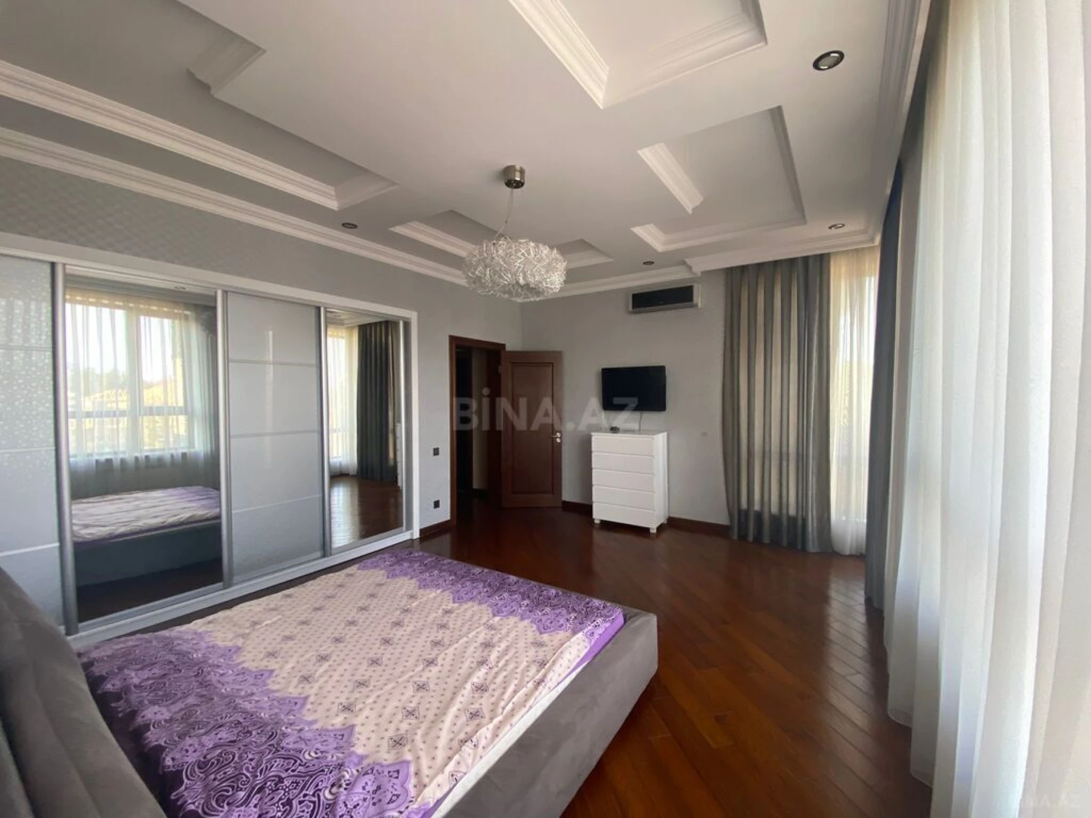 Kirayə verilir 6 otaqlı həyət evi 400 m²