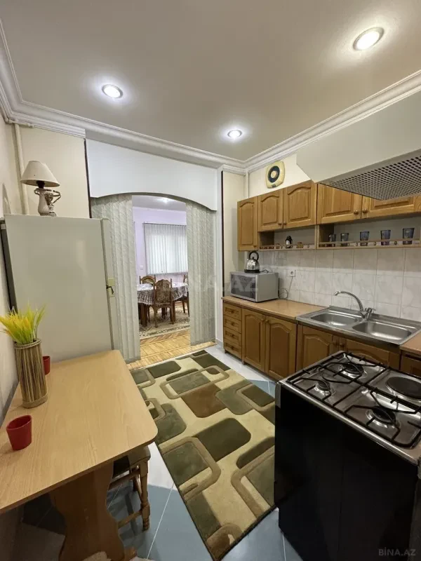 Kirayə verilir 2 otaqlı mənzil 80 m²
