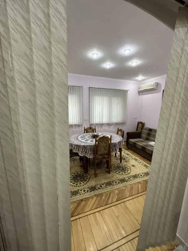 Kirayə verilir 2 otaqlı mənzil 80 m²
