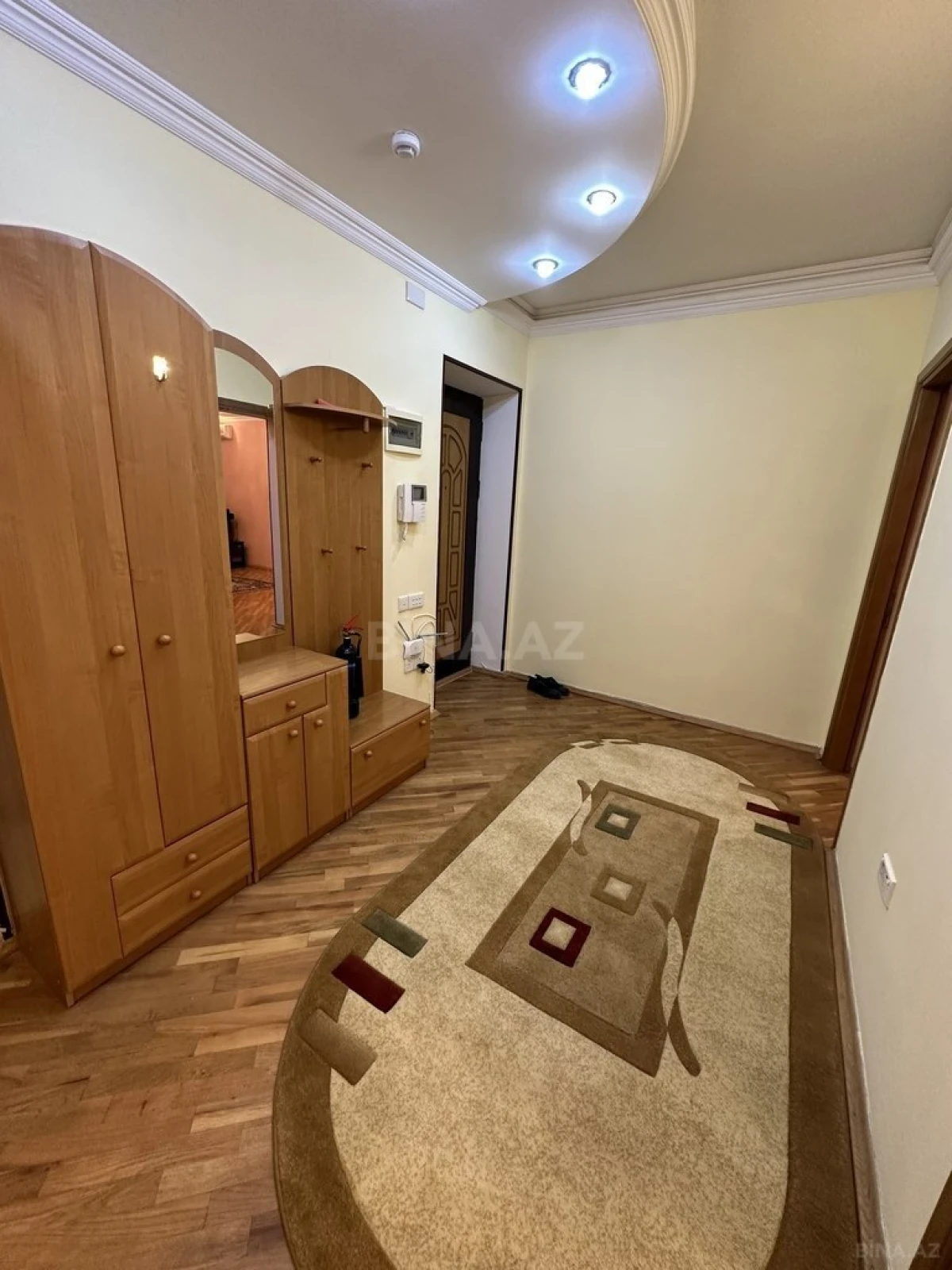 Kirayə verilir 2 otaqlı mənzil 80 m²