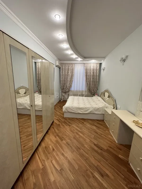 Kirayə verilir 2 otaqlı mənzil 80 m²