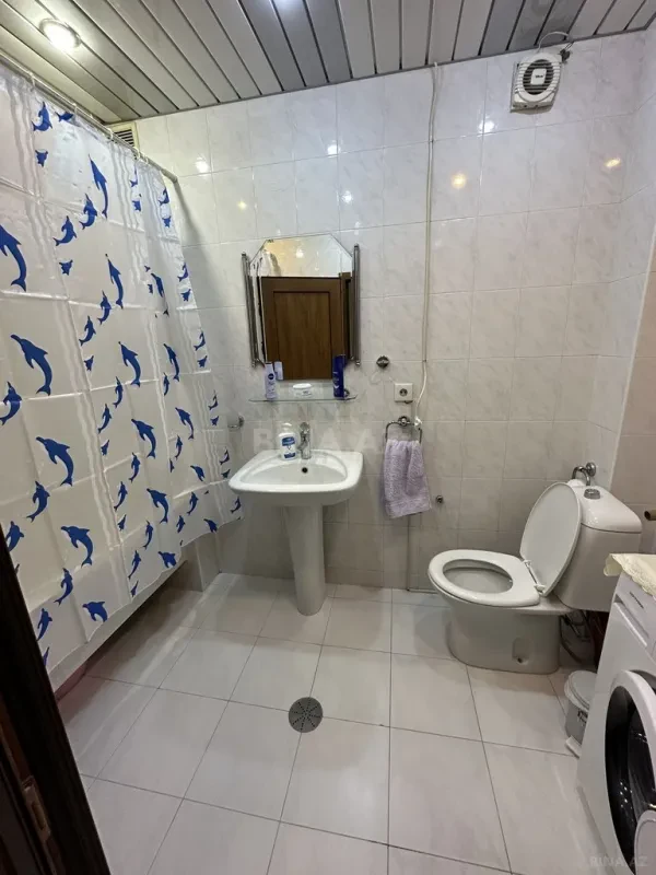 Kirayə verilir 2 otaqlı mənzil 80 m²