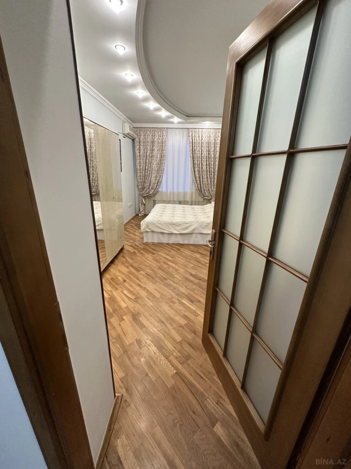 Kirayə verilir 2 otaqlı mənzil 80 m²