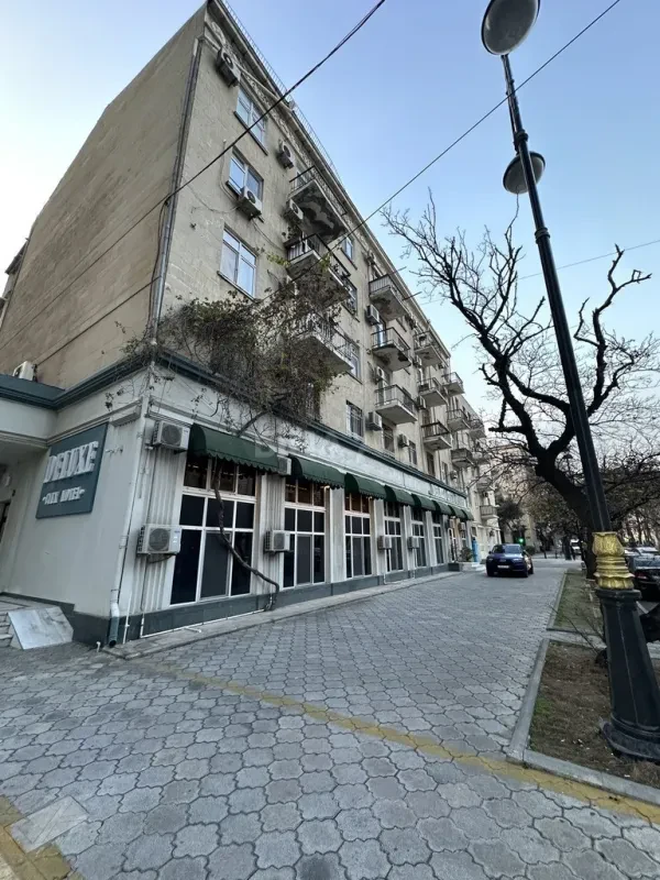 Kirayə verilir 2 otaqlı mənzil 80 m²