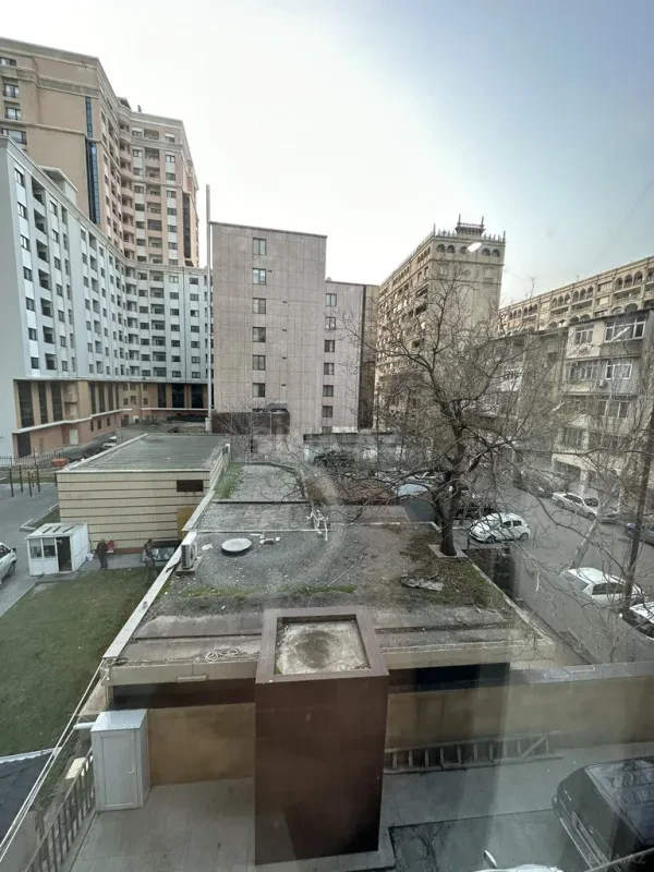 Kirayə verilir 2 otaqlı mənzil 80 m²