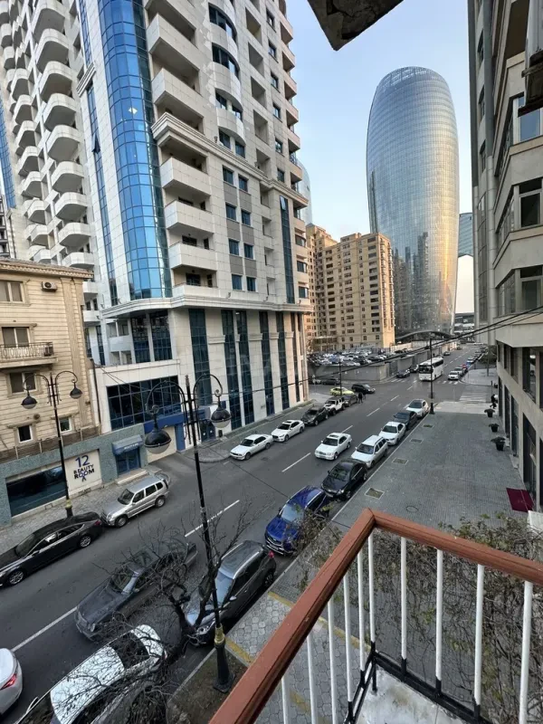 Kirayə verilir 2 otaqlı mənzil 80 m²