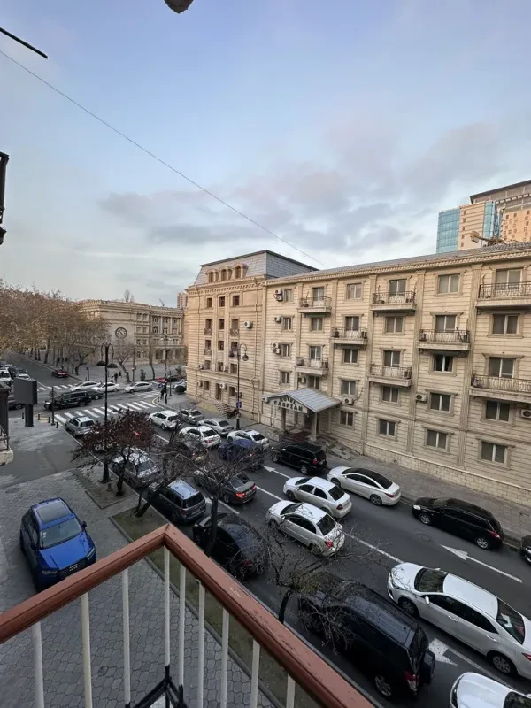 Kirayə verilir 2 otaqlı mənzil 80 m²