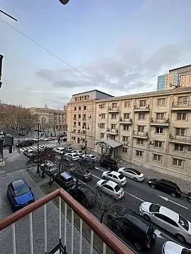 Kirayə verilir 2 otaqlı mənzil 80 m²