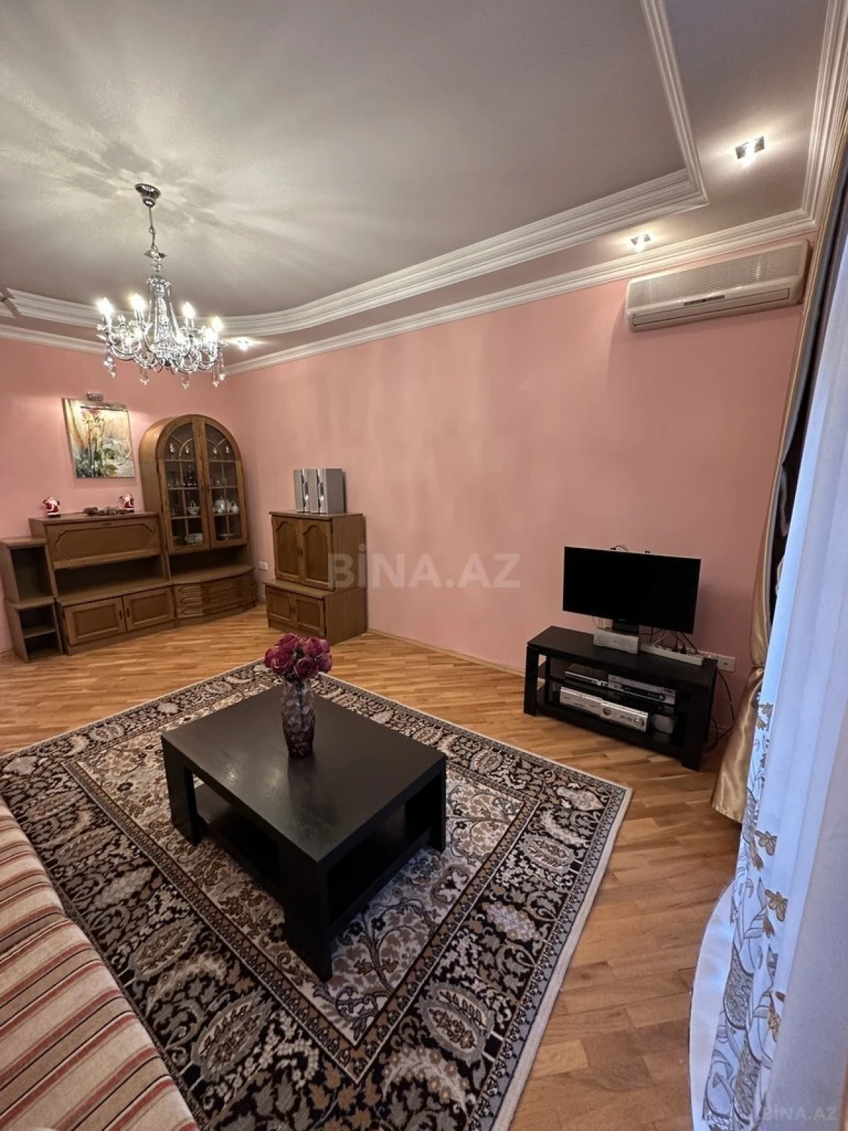 Kirayə verilir 2 otaqlı mənzil 80 m²