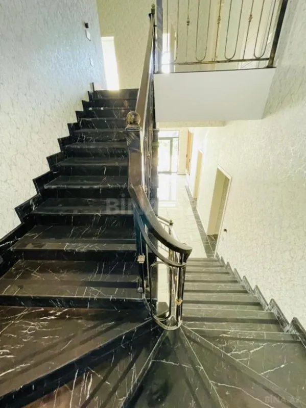 Kirayə verilir 6 otaqlı həyət evi 350 m²