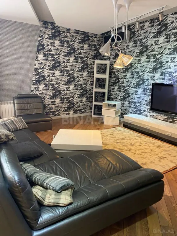 Kirayə verilir 5 otaqlı həyət evi 300 m²