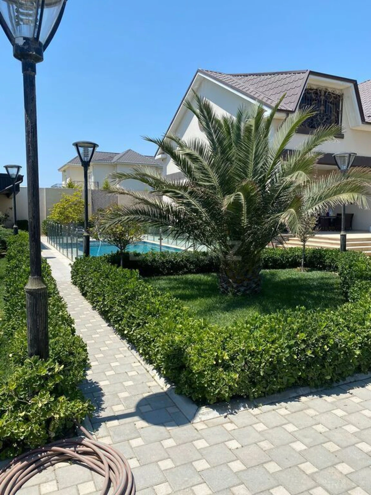 Kirayə verilir 5 otaqlı həyət evi 300 m²