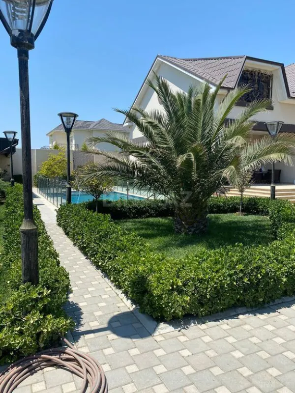 Kirayə verilir 5 otaqlı həyət evi 300 m²