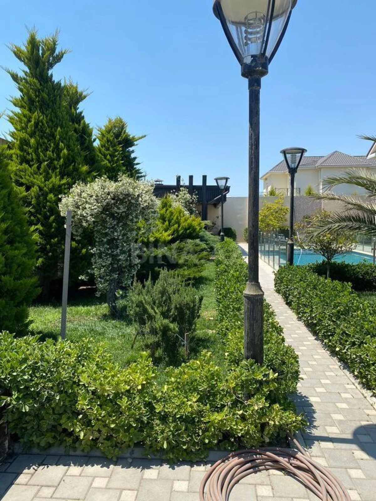 Kirayə verilir 5 otaqlı həyət evi 300 m²