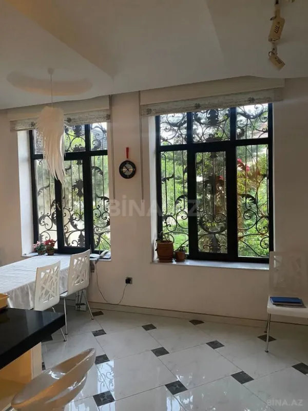 Kirayə verilir 5 otaqlı həyət evi 300 m²