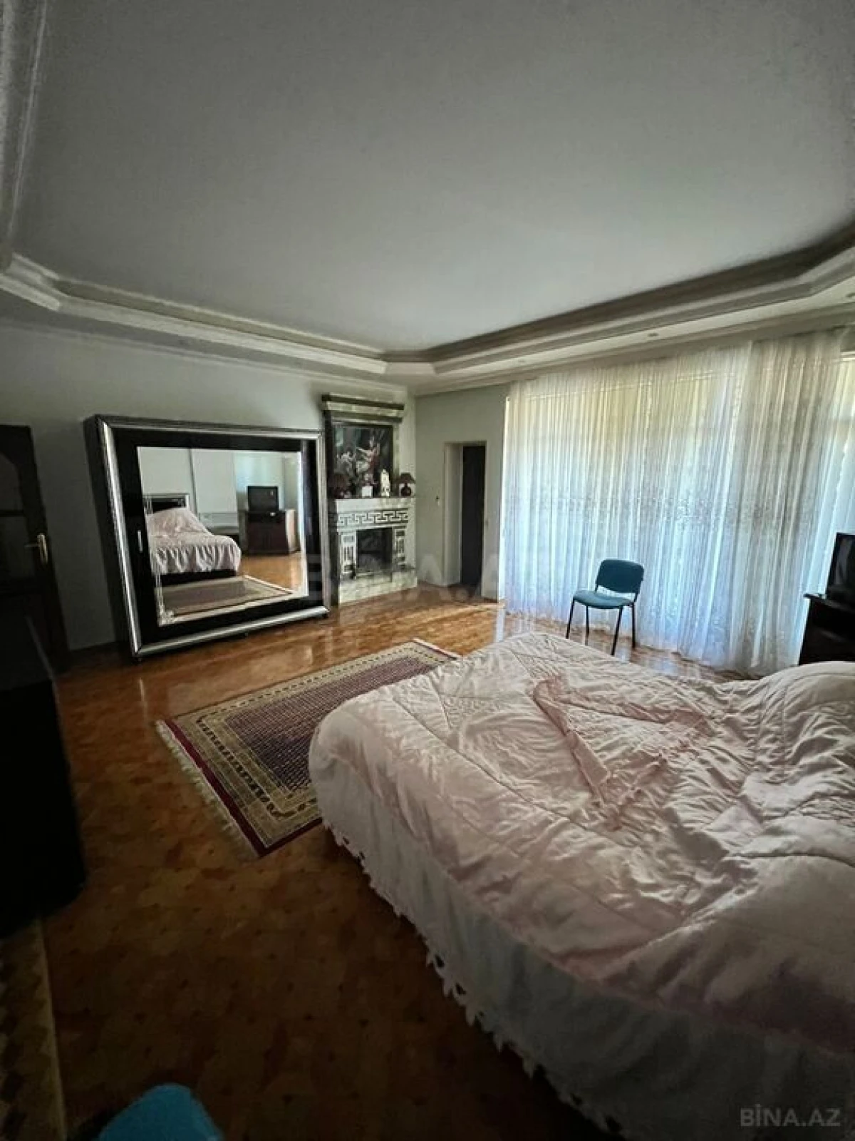 Satılır 20 otaqlı həyət evi 600 m²