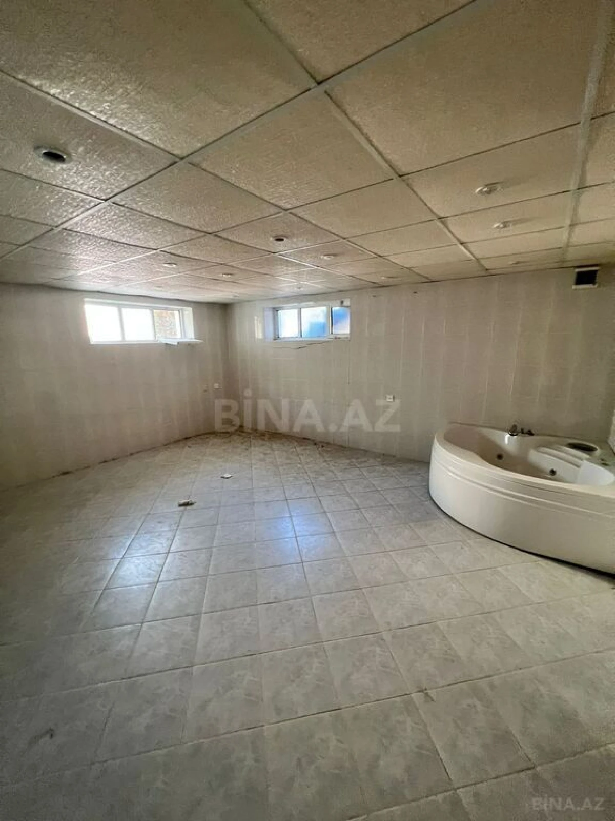 Satılır 20 otaqlı həyət evi 600 m²