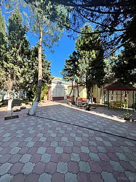 Satılır 20 otaqlı həyət evi 600 m²