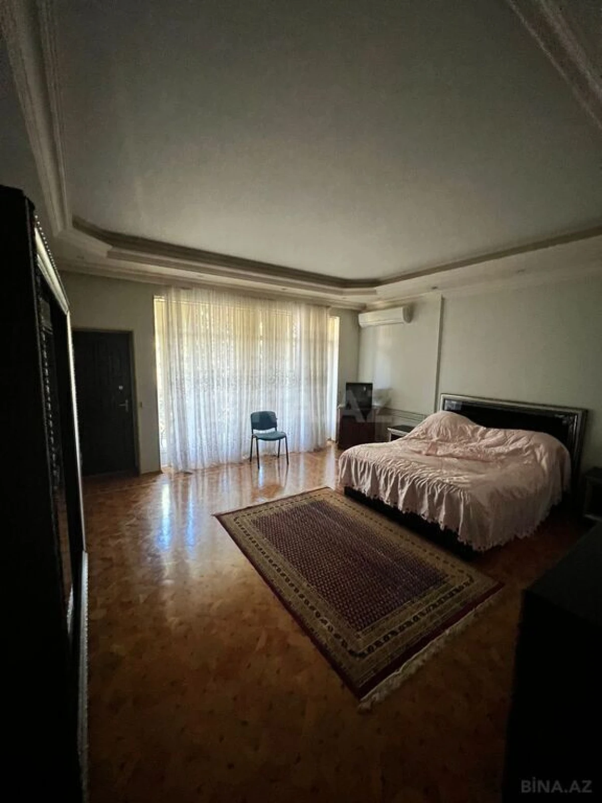 Satılır 20 otaqlı həyət evi 600 m²