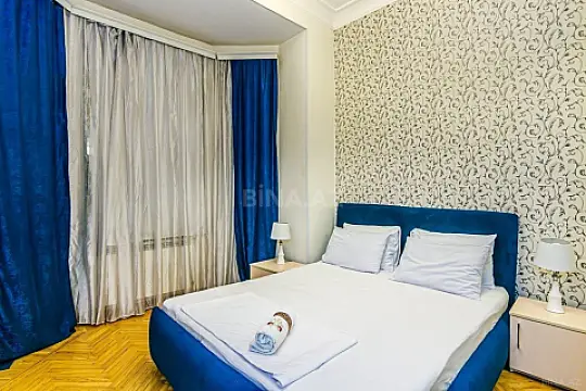 Kirayə verilir 4 otaqlı mənzil 150 m² — Bakı, Sahil qəs. 4 otaq 150.00 m²