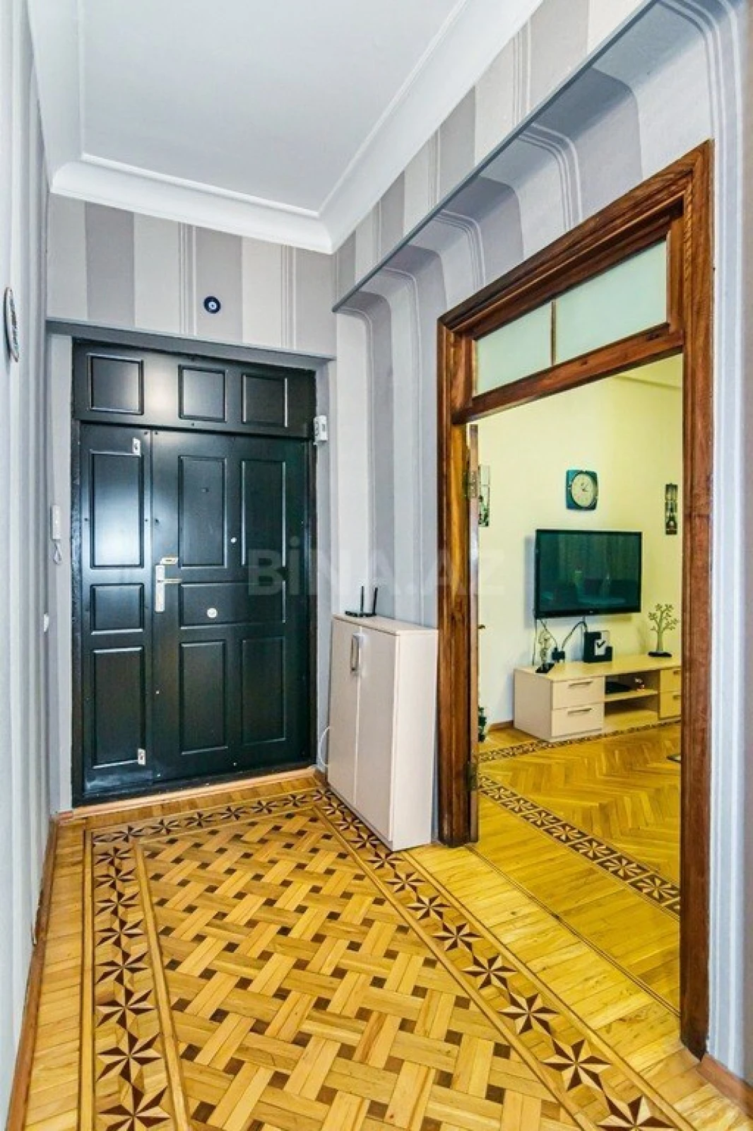 Kirayə verilir 4 otaqlı mənzil 150 m²