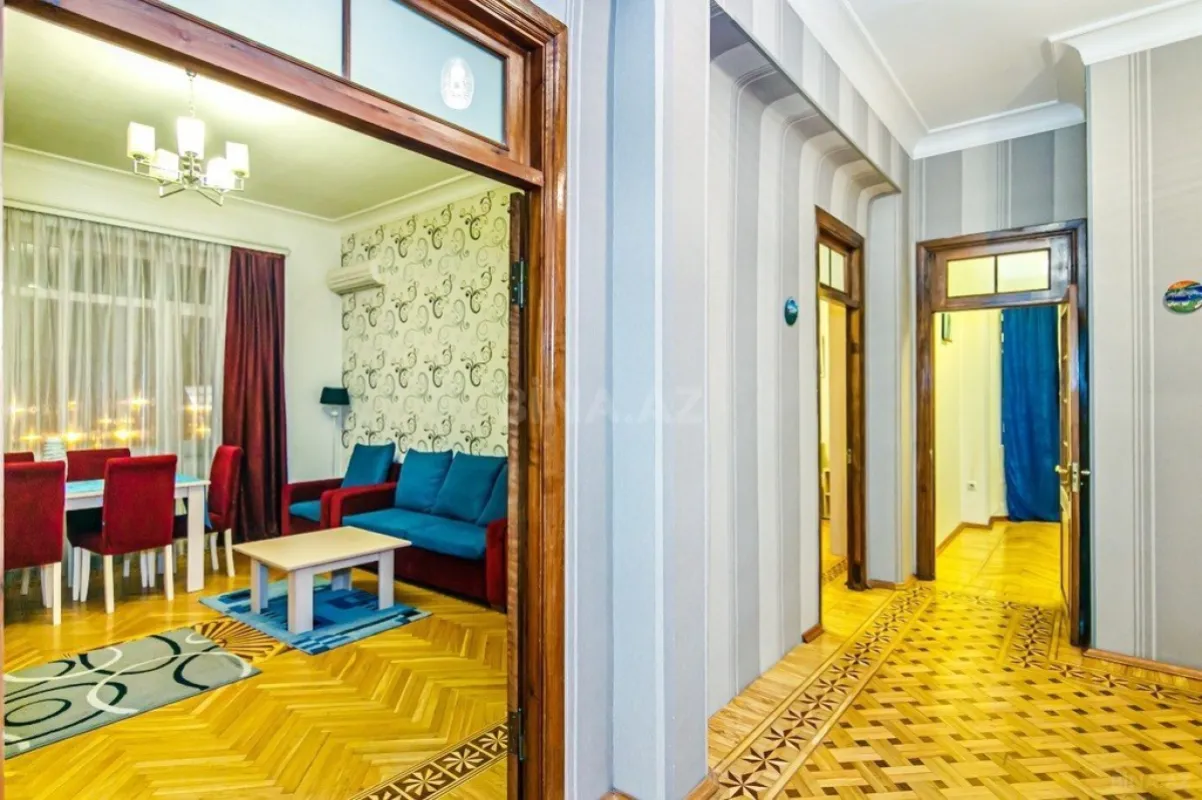 Kirayə verilir 4 otaqlı mənzil 150 m²