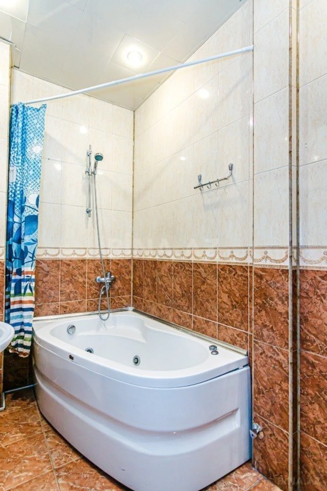 Kirayə verilir 4 otaqlı mənzil 150 m²