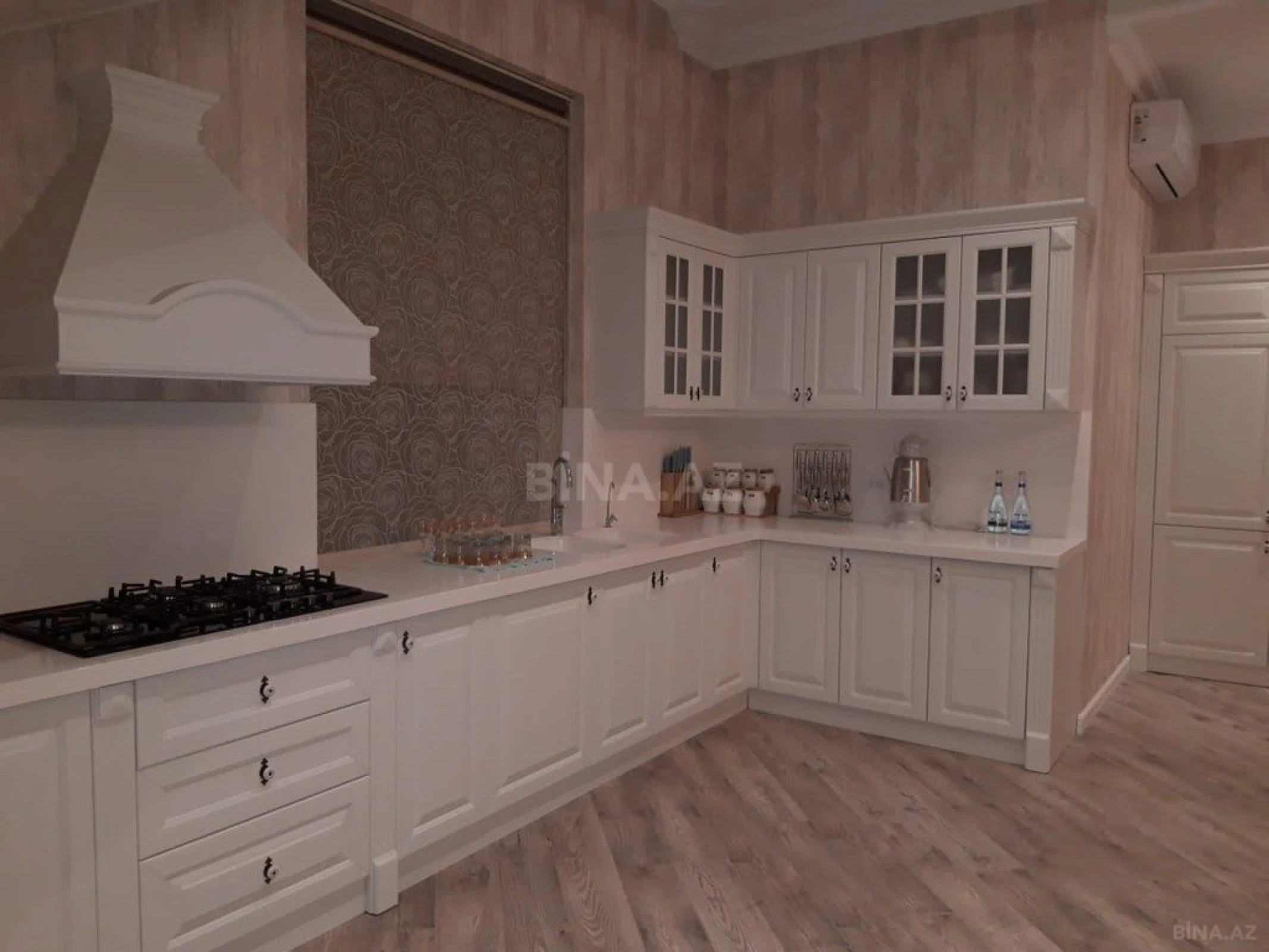 Kirayə verilir 5 otaqlı həyət evi 350 m²