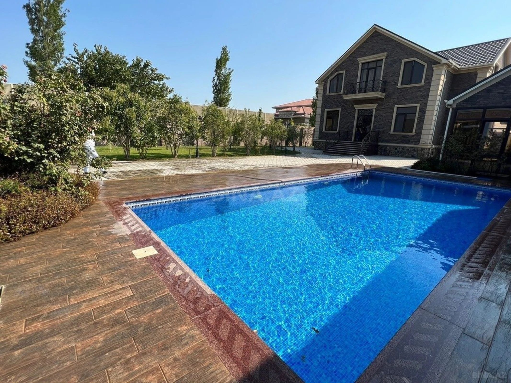 Kirayə verilir 5 otaqlı həyət evi 350 m²