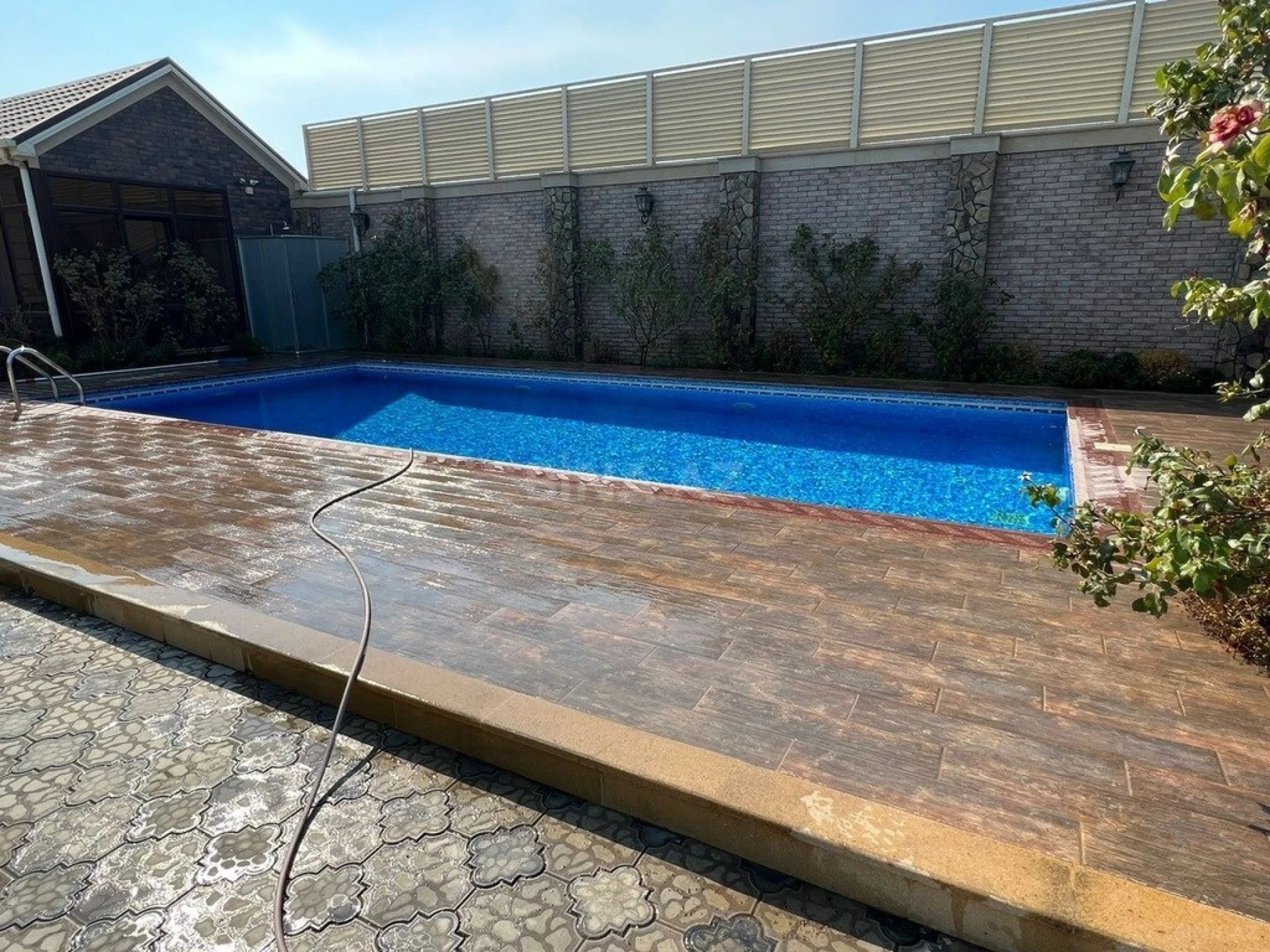 Kirayə verilir 5 otaqlı həyət evi 350 m²