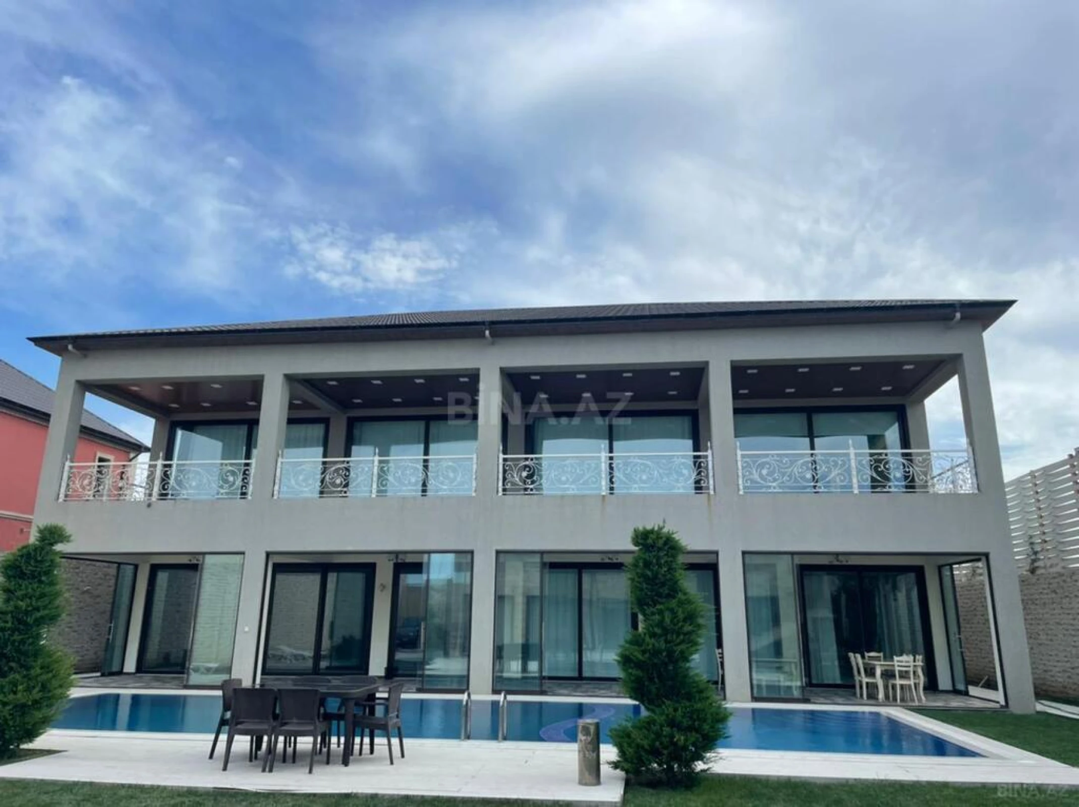 Kirayə verilir 5 otaqlı həyət evi 350 m²