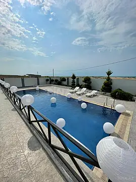 Kirayə verilir 6 otaqlı həyət evi 400 m²