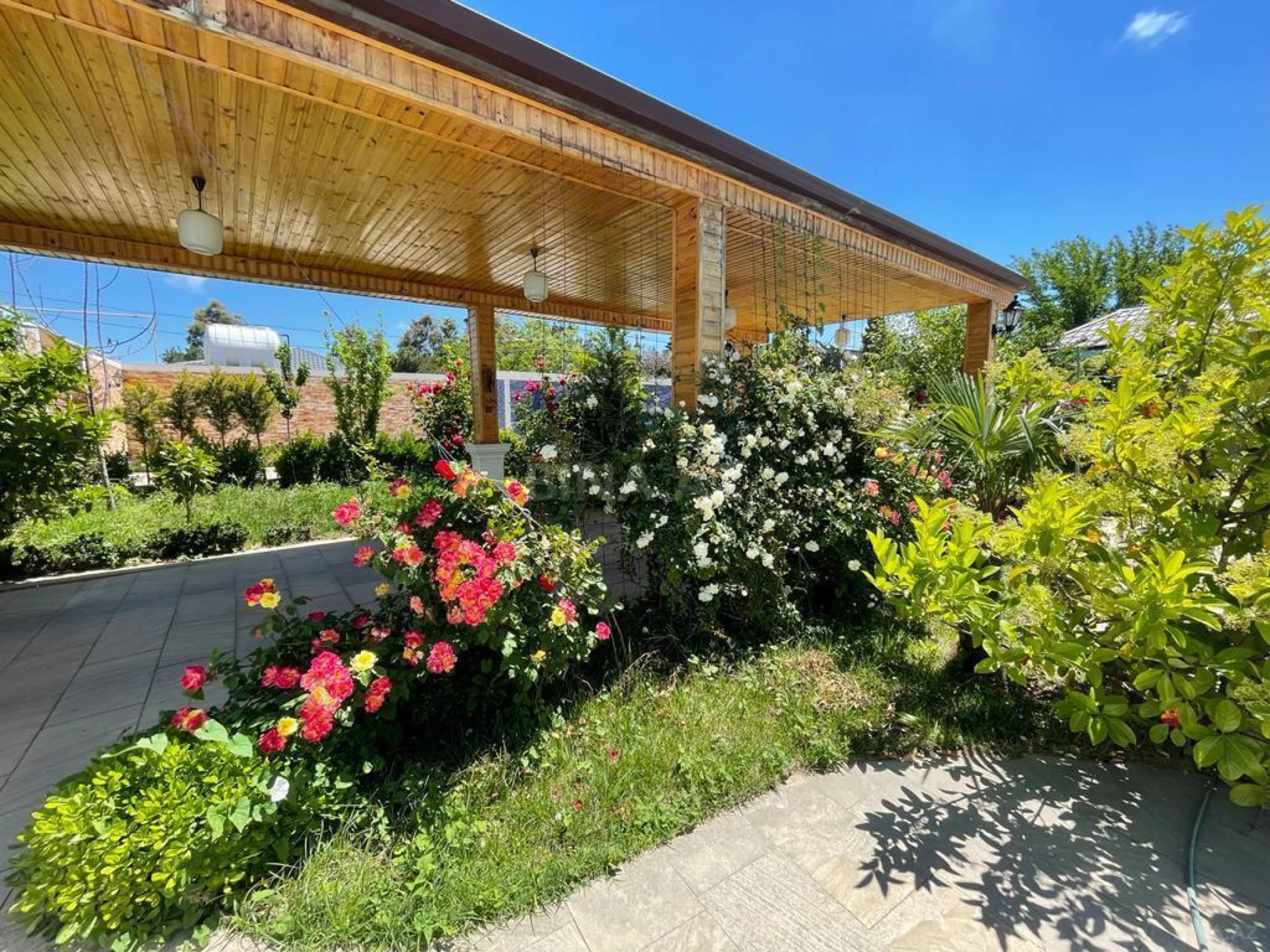 Kirayə verilir 4 otaqlı həyət evi 300 m²