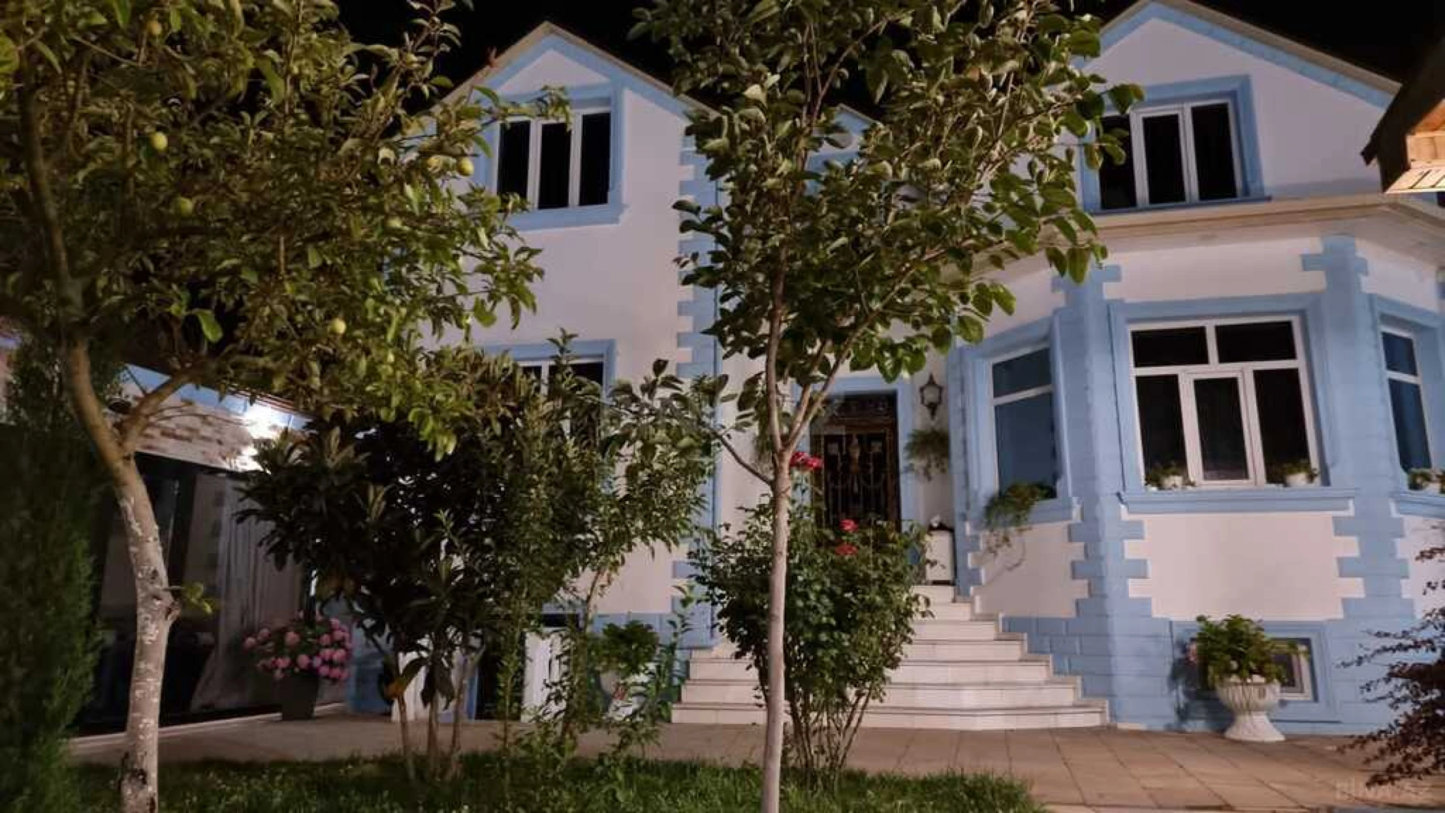 Kirayə verilir 4 otaqlı həyət evi 300 m²