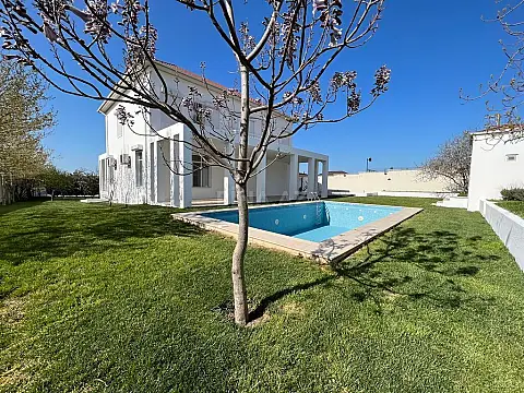 Kirayə verilir 7 otaqlı həyət evi 500 m²