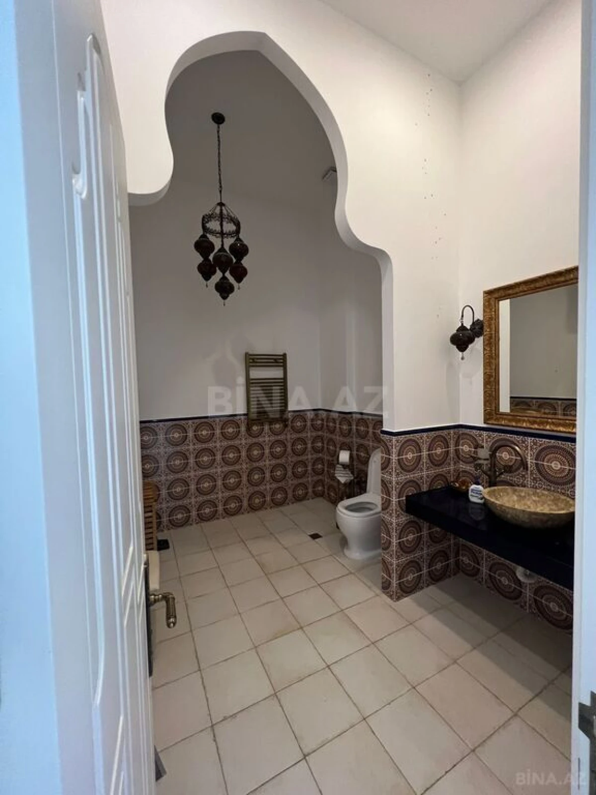 Kirayə verilir 7 otaqlı həyət evi 500 m²